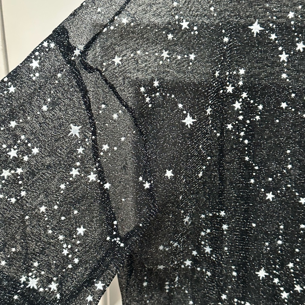 Black and White Starry Short Sleeve Tee - LARGE - Picture 6 of 7